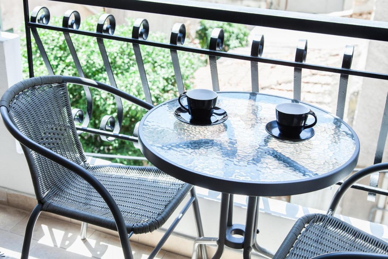 Great Apartment In بيرايوس المظهر الخارجي الصورة