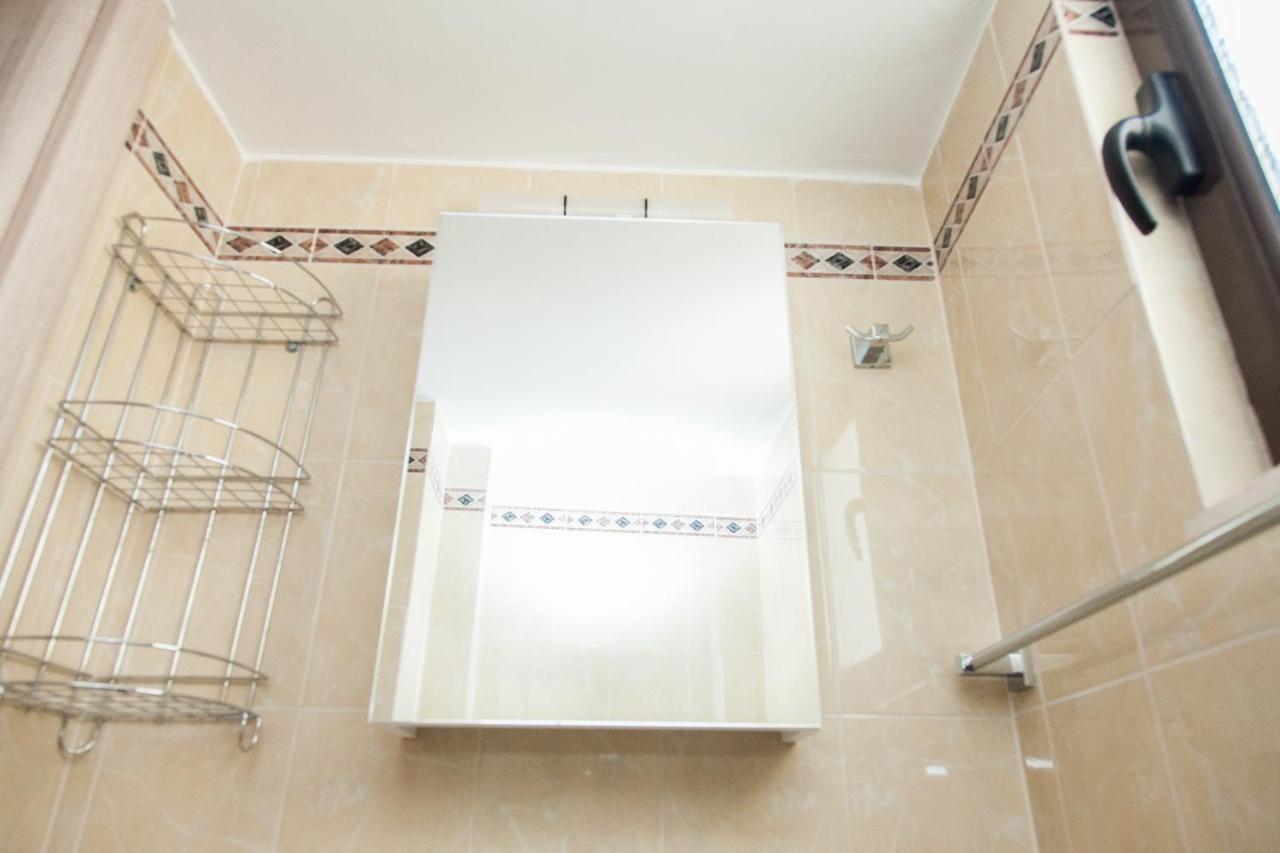 Great Apartment In بيرايوس المظهر الخارجي الصورة